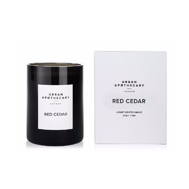 Ароматическая свеча с древесно-цитрусовым ароматом Urban apothecary Red cedar 300 г